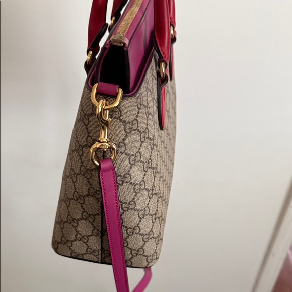 Gucci Beige and Pink Satchel with Red Accents - Picture 4 of 11